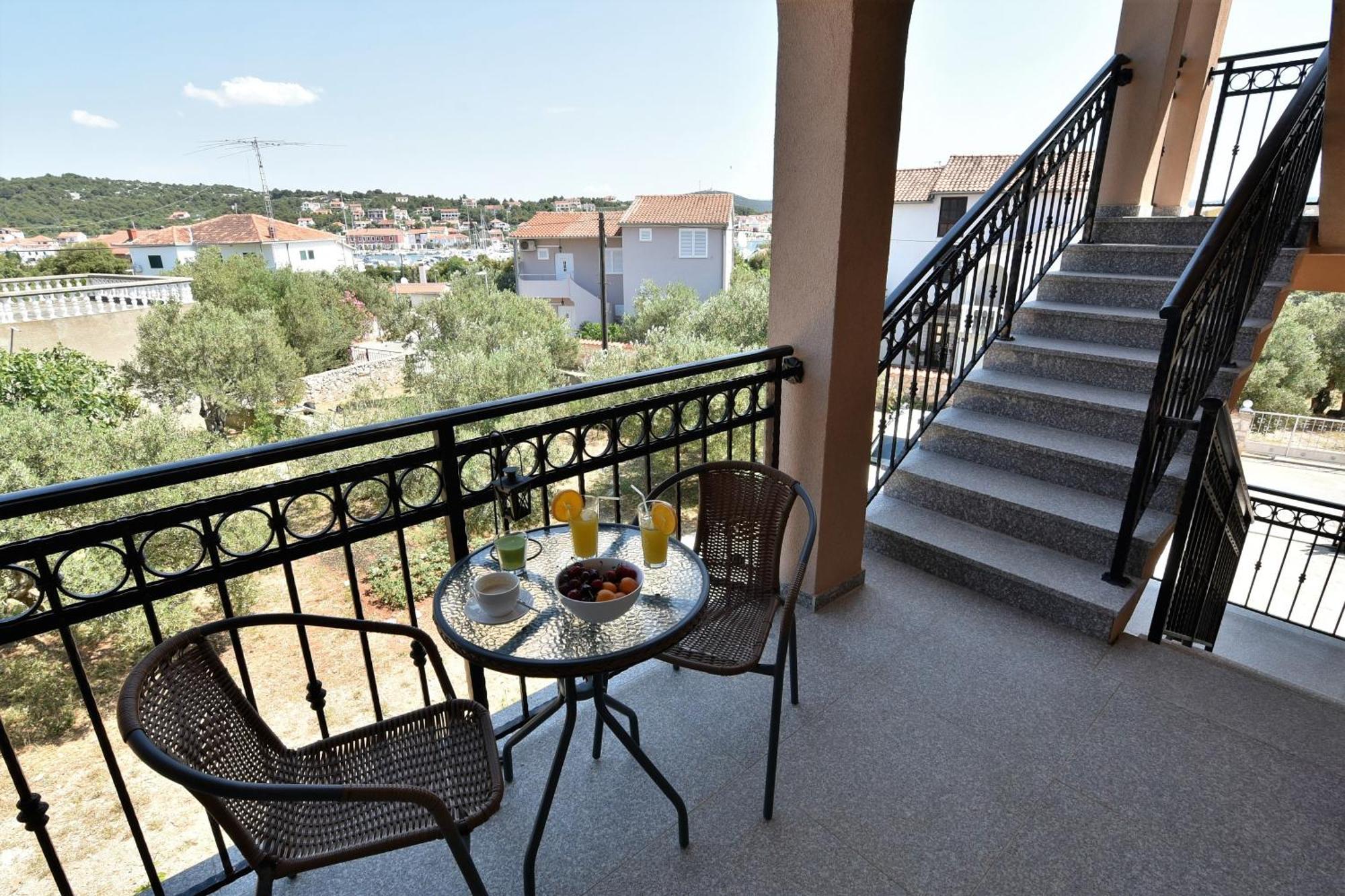 Apartmani Natasa Nino Jezera, Murter Cameră foto